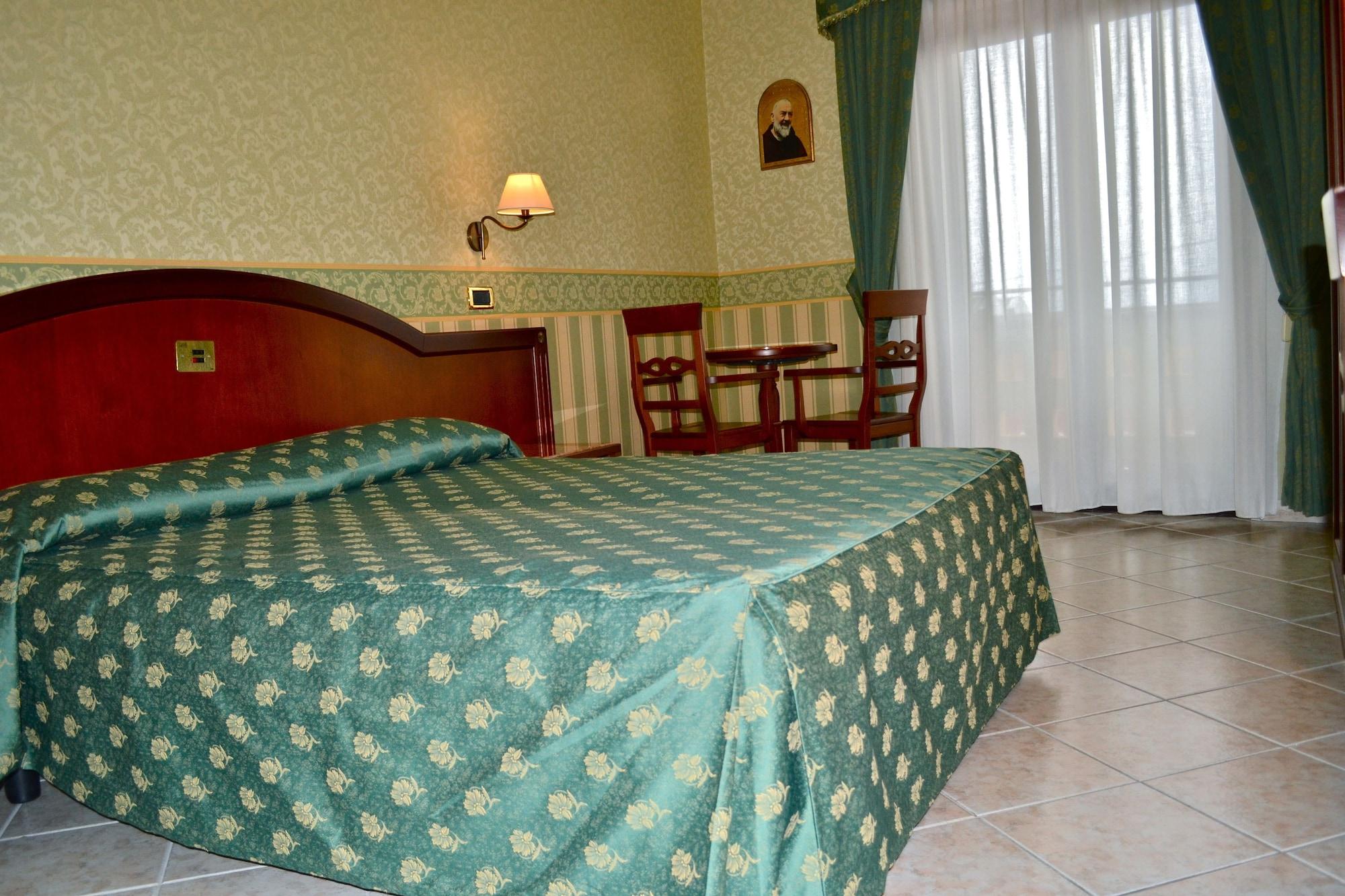 Hotel Valle Rossa San Giovanni Rotondo Bagian luar foto