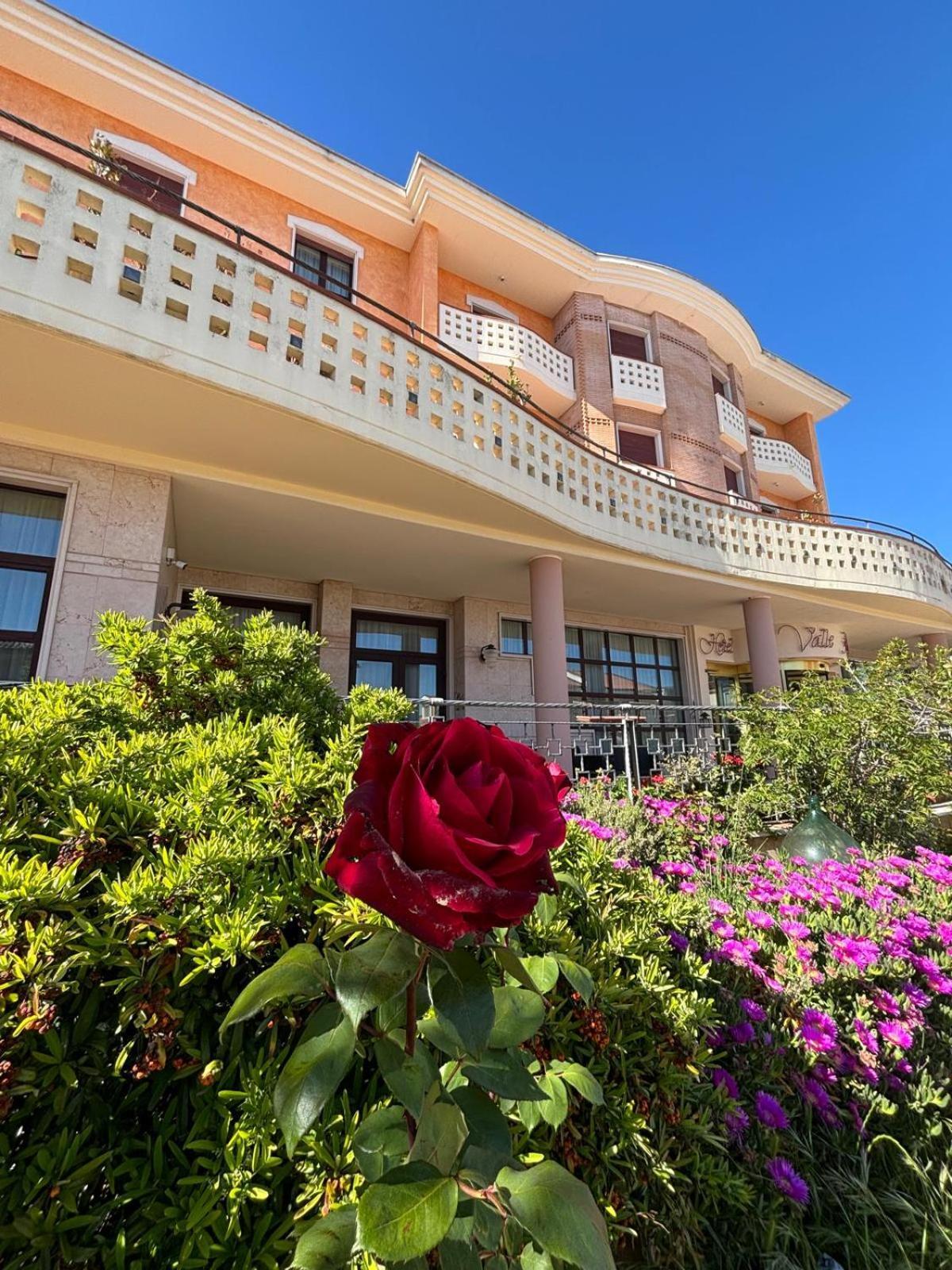 Hotel Valle Rossa San Giovanni Rotondo Bagian luar foto